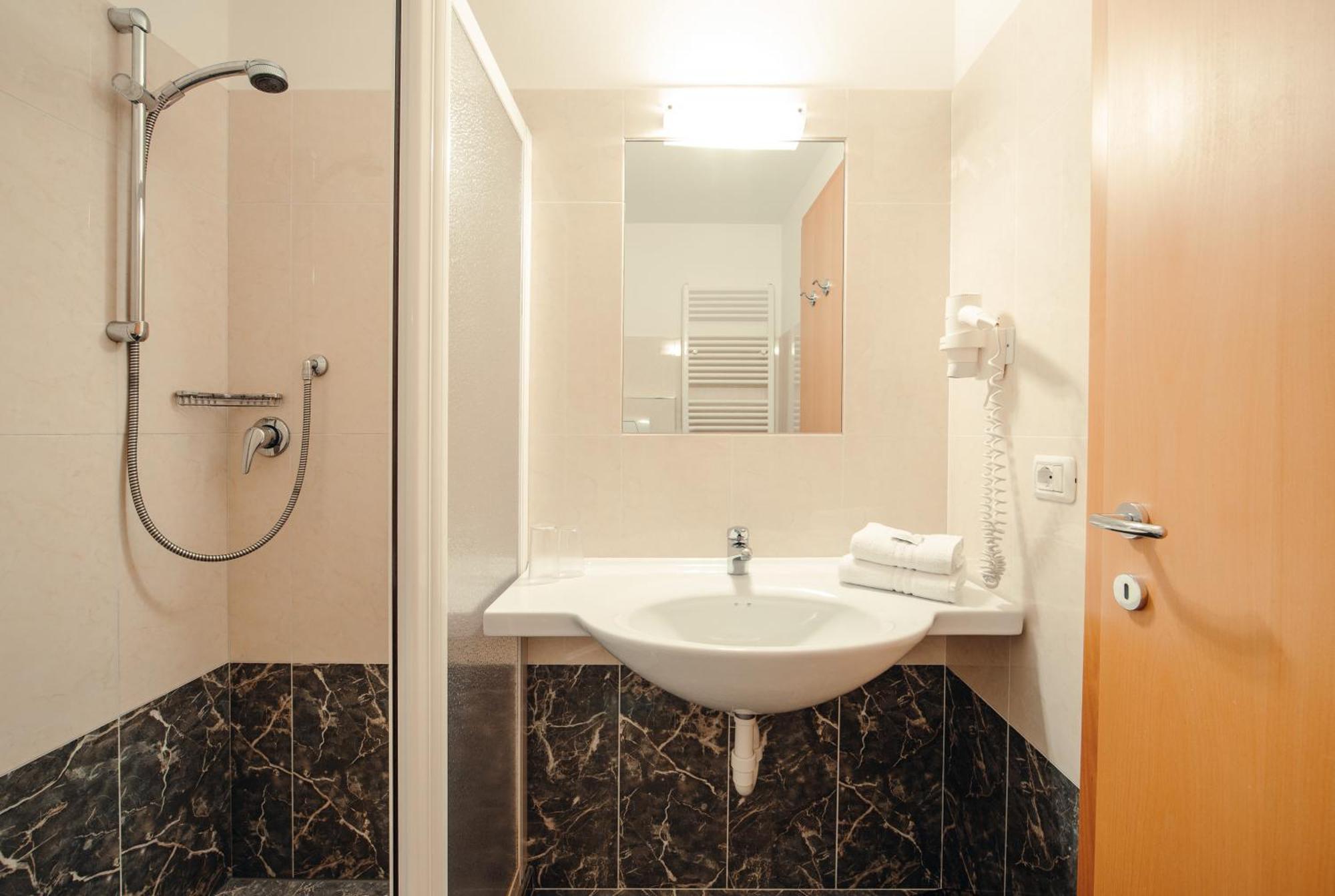 Hotel Ludwigshof & Luvina Trodena Room photo