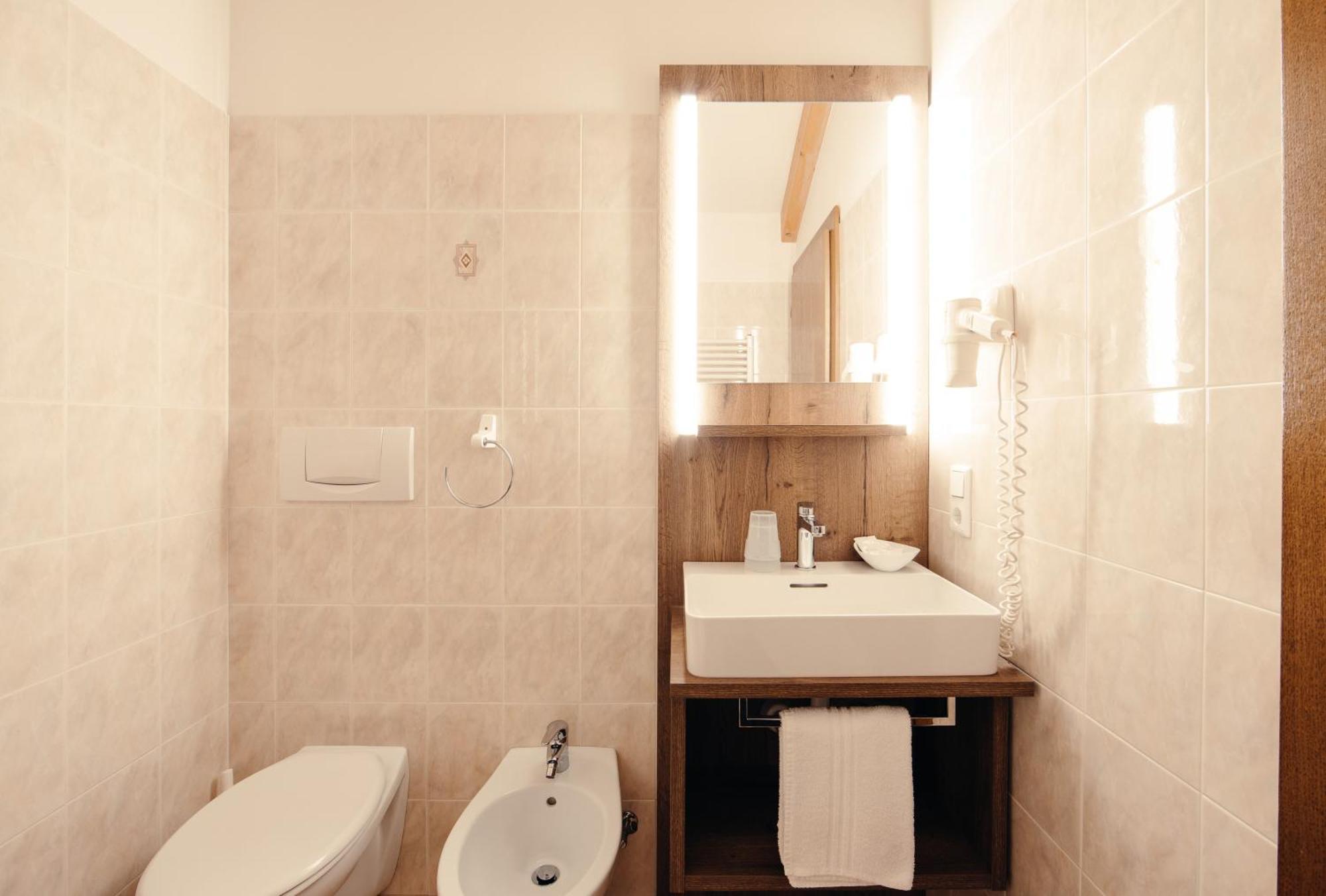 Hotel Ludwigshof & Luvina Trodena Room photo